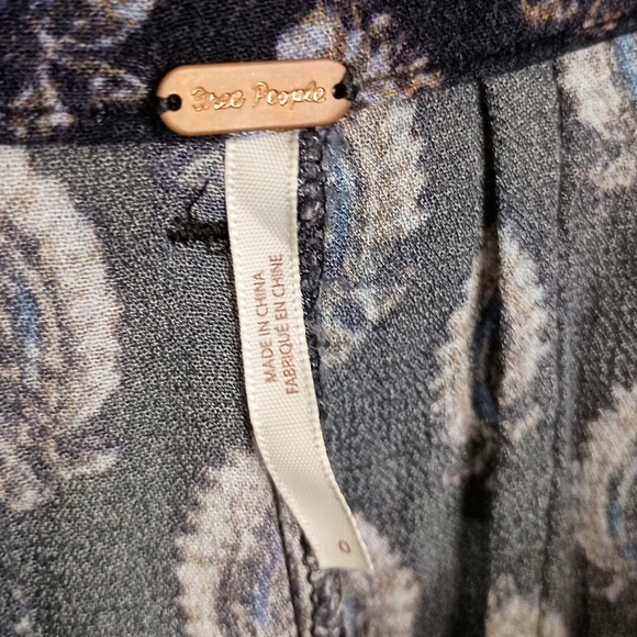 Free People Magdalene Printed Pant in Navy Combo Size 0 - Picture 4 of 5